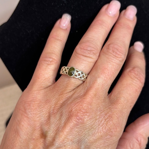 Elegant Celtic Sterling Silver 925 Green Labradorite wedding Ring - size 8 - Picture 3 of 6